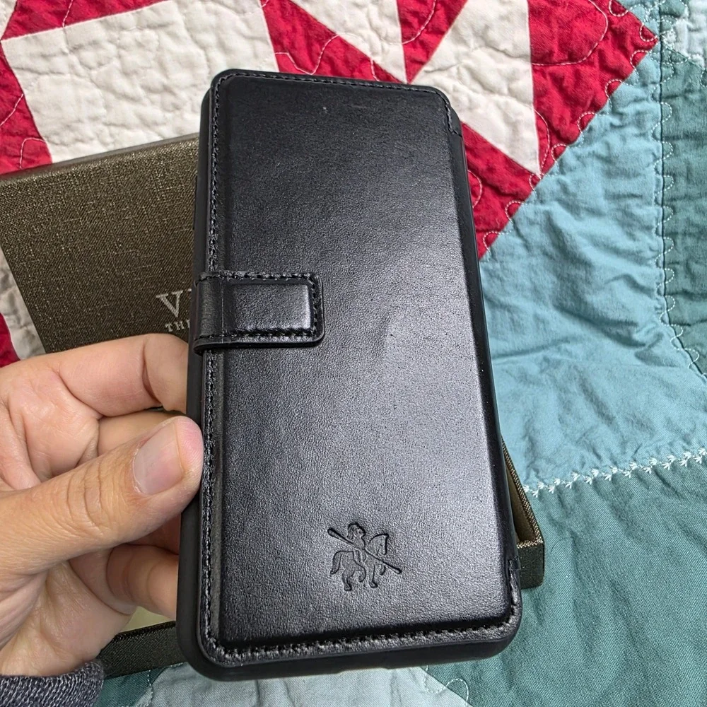 Venito Verona Wallet Case for iPhone XS Max Rustic Black Leather RFID Protection